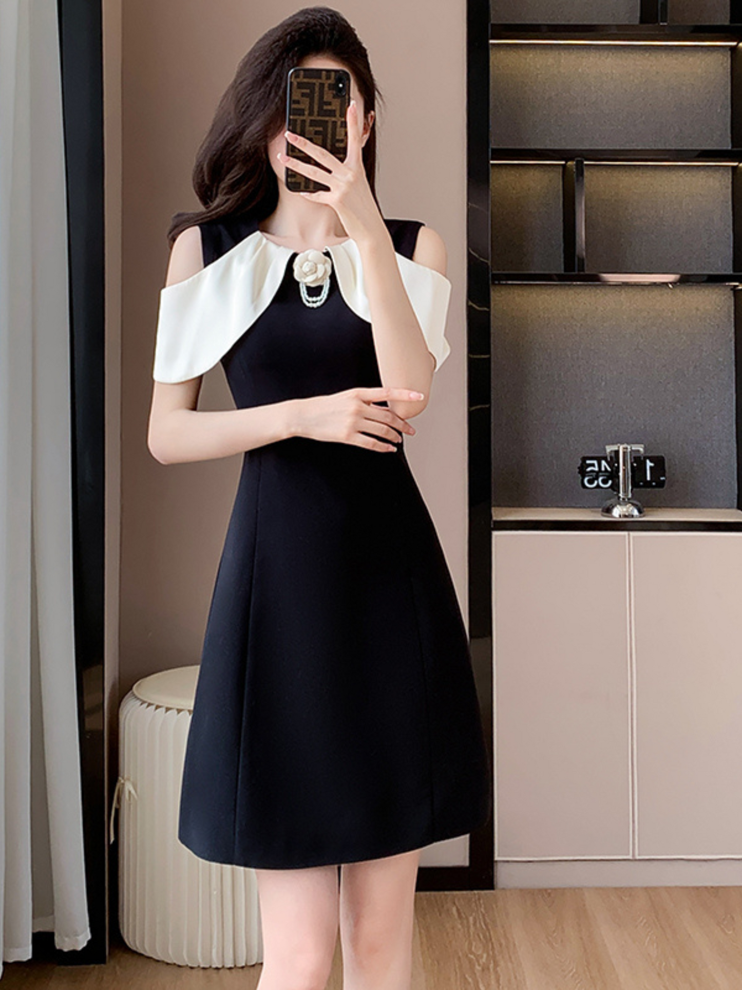Vestido corto elegante Sabine