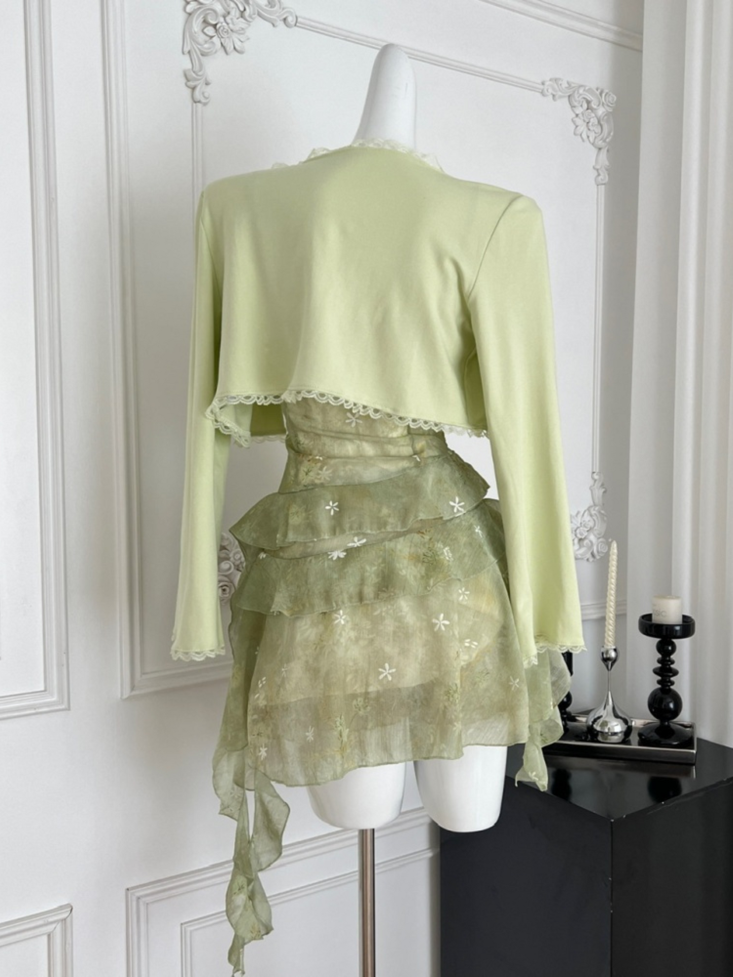 Set mini vestido y cardigan floral romántico Daya