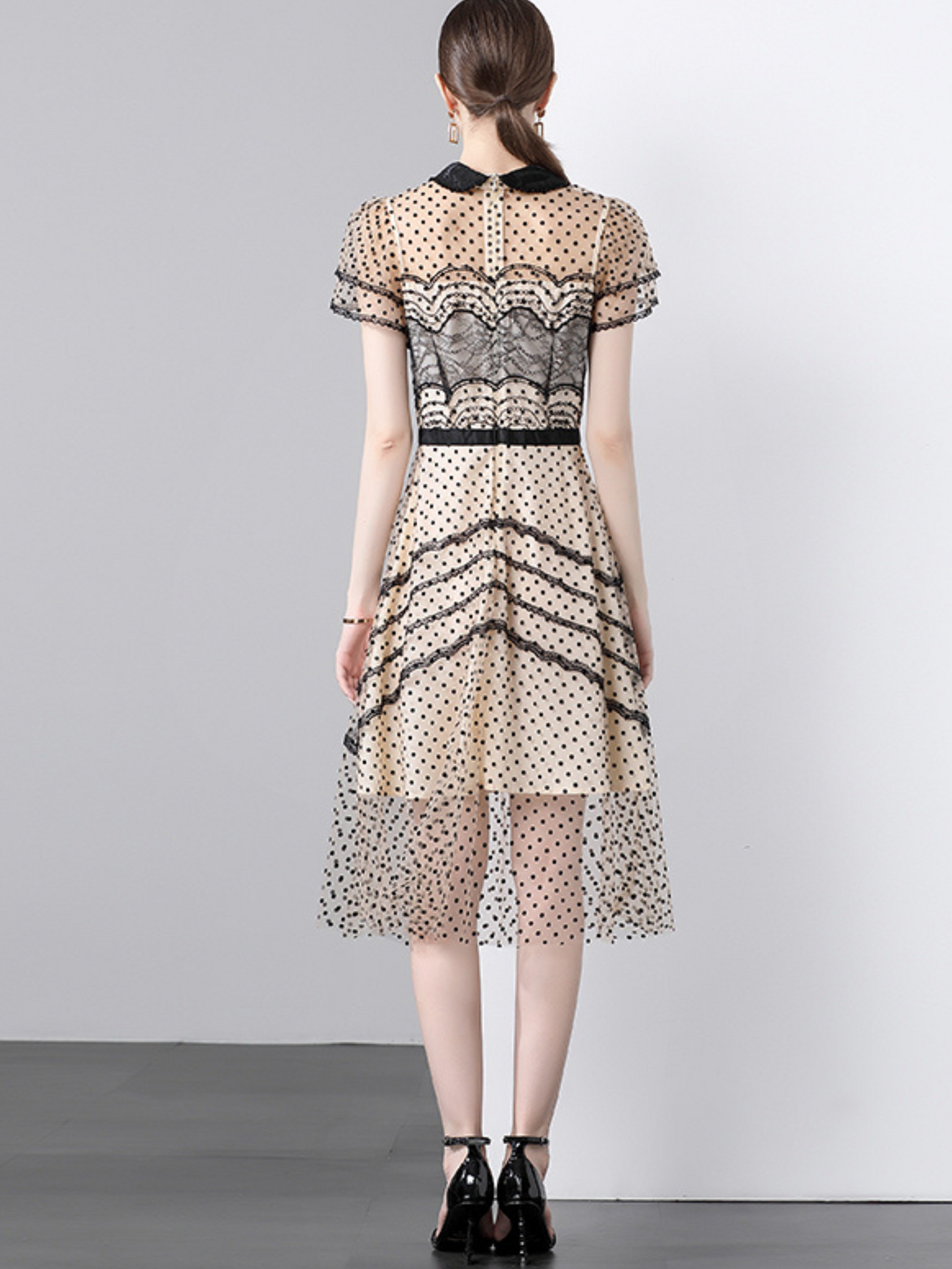 Vestido midi con lunares elegante Doris