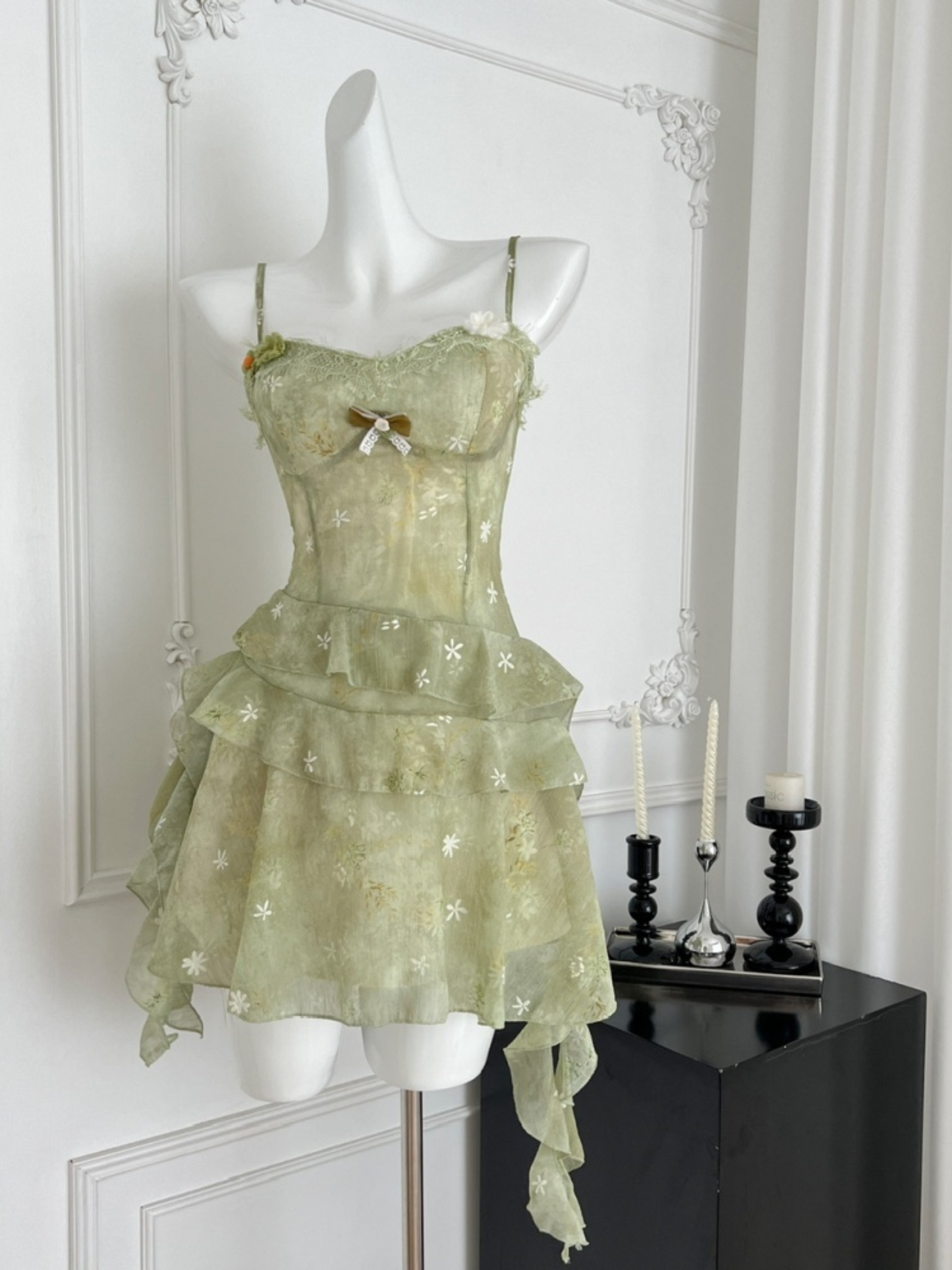 Set mini vestido y cardigan floral romántico Daya