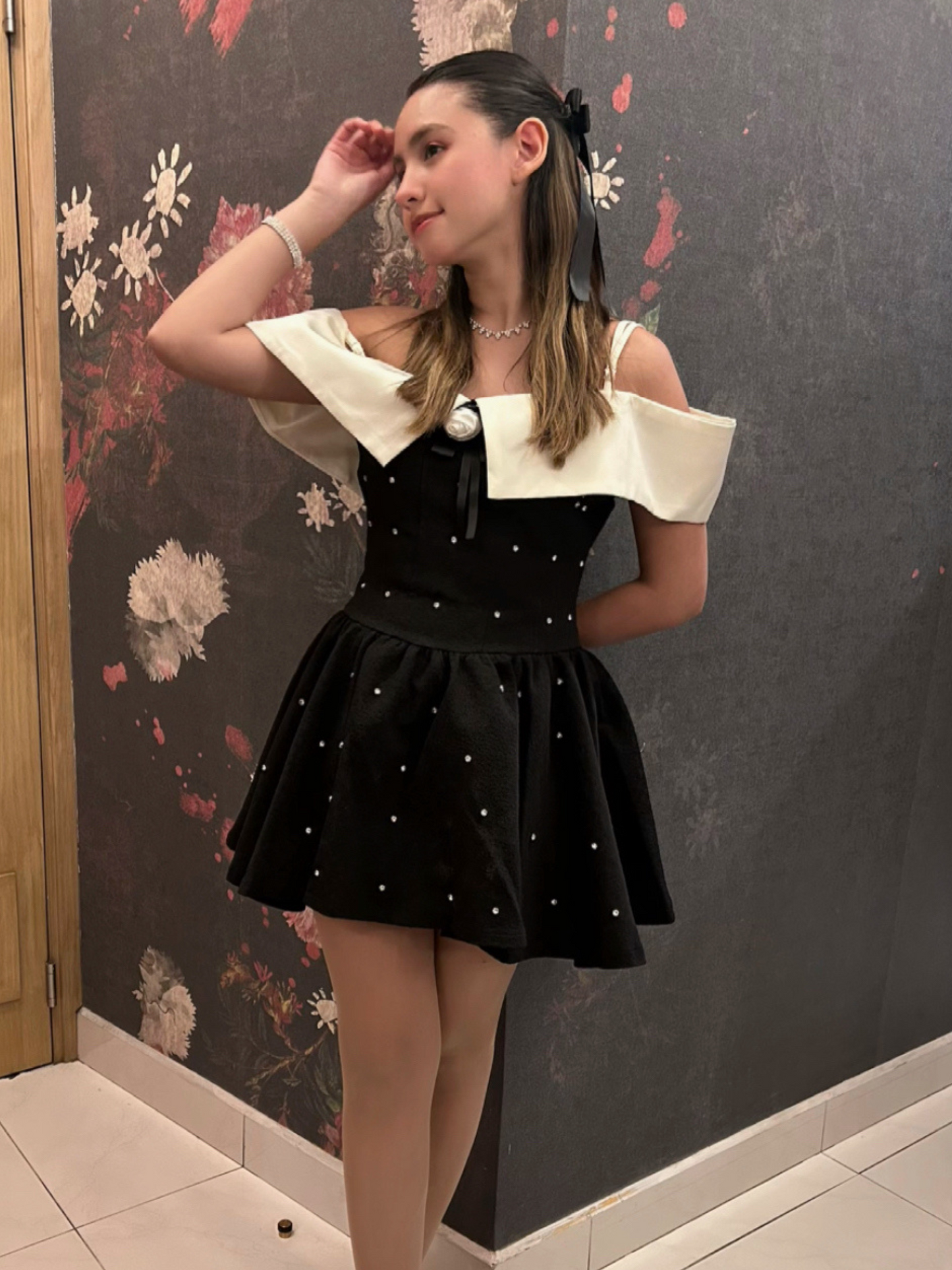 Mini vestido elegante lujoso negro y blanco Serenity