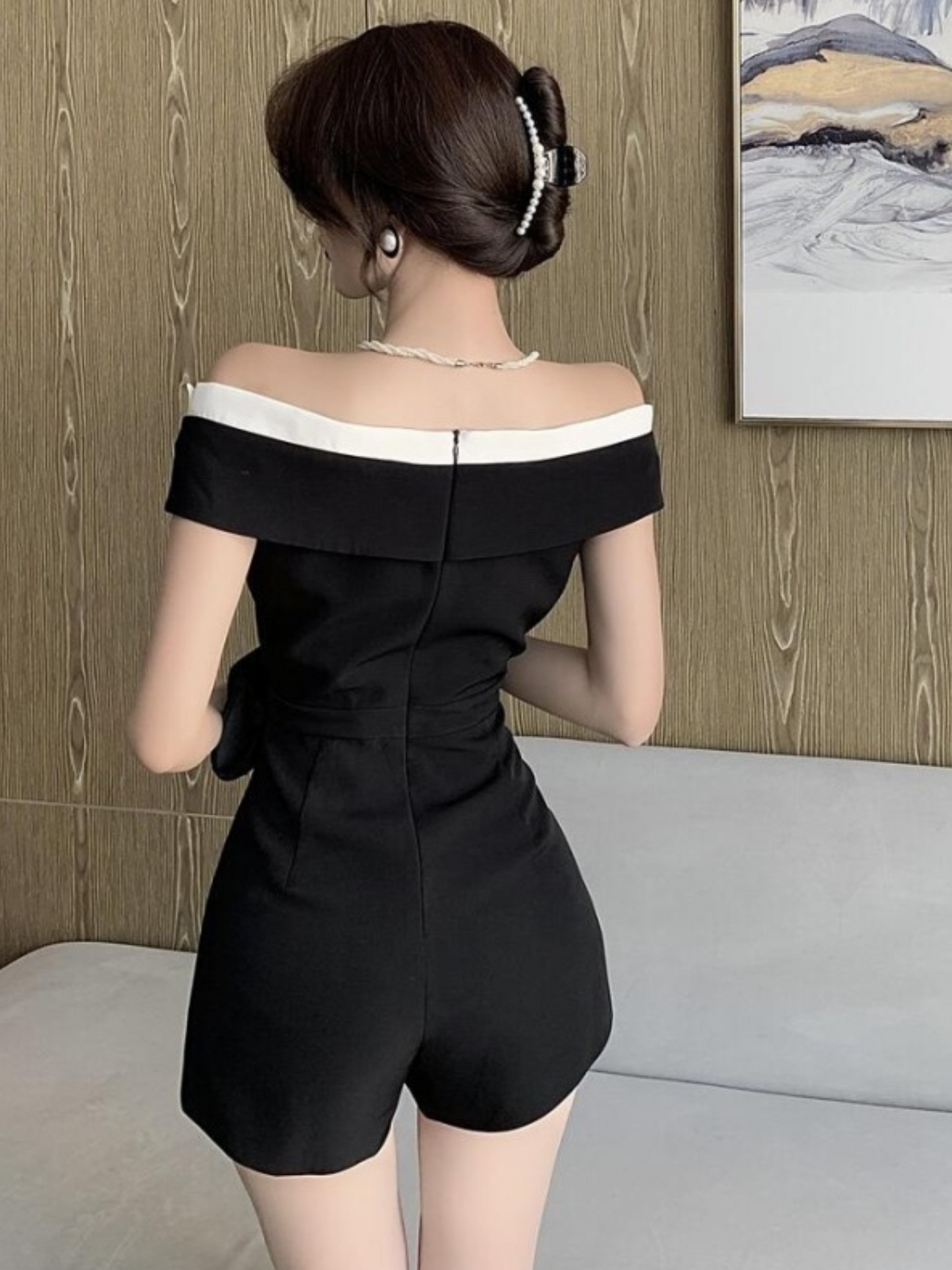 Jumpsuit corto elegante blanco y negro Moni