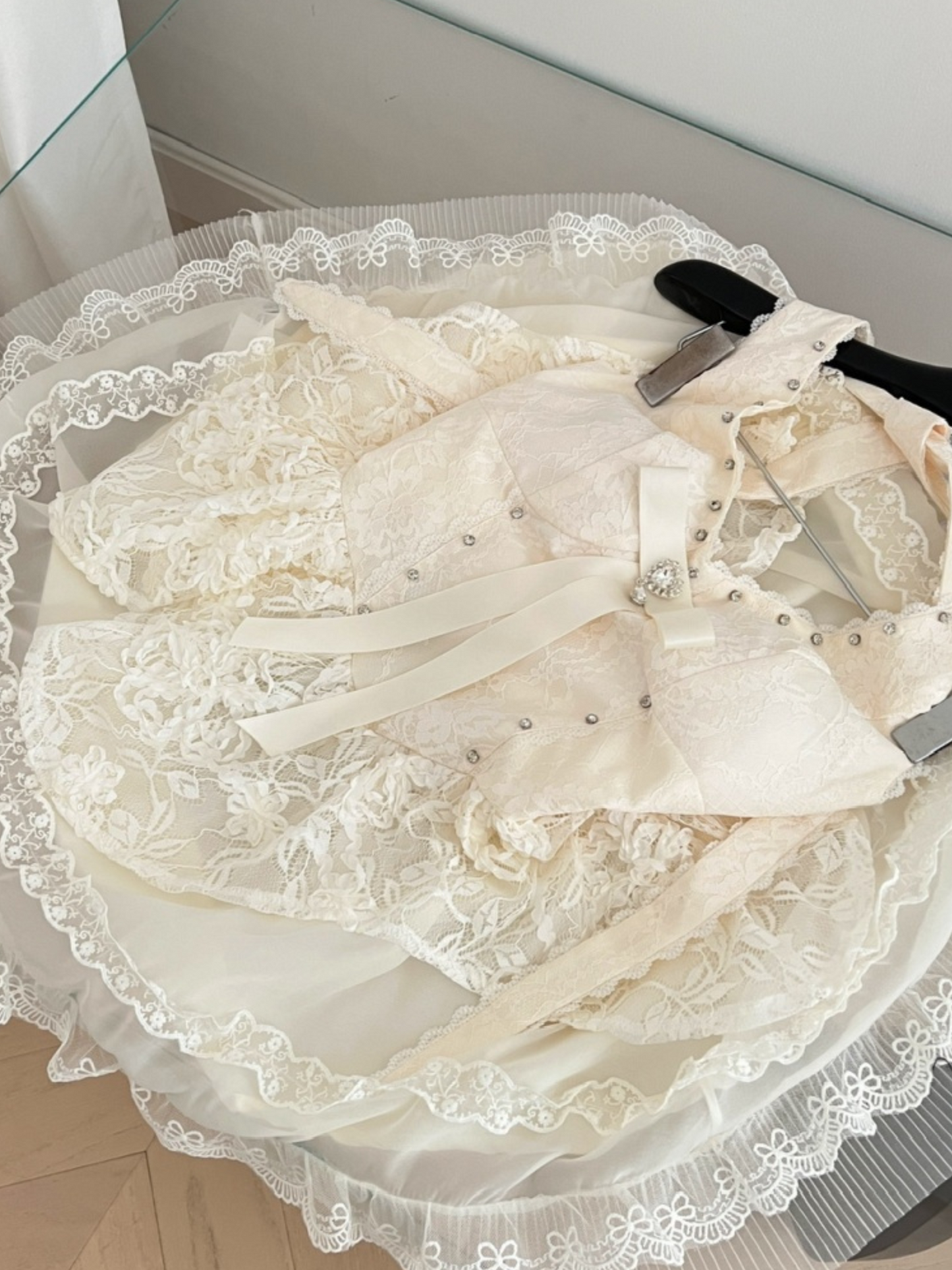 Mini vestido de encaje romántico Loretto