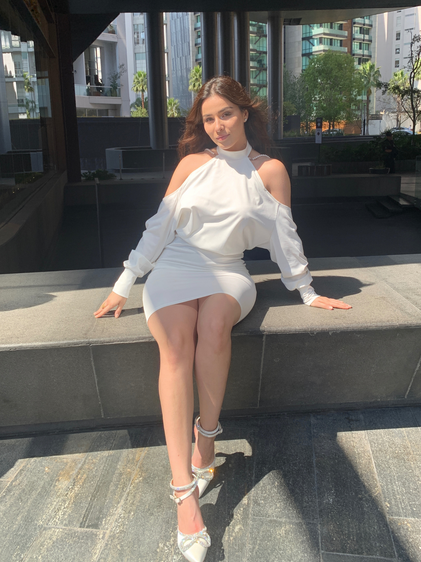 Vestido sexy espalda descubierta con perlas blanco Davina