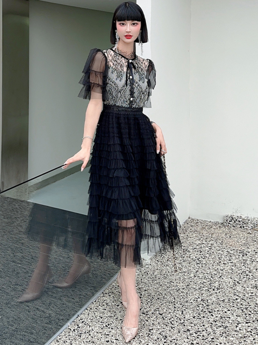 Vestido midi romántico con encaje negro Michelle