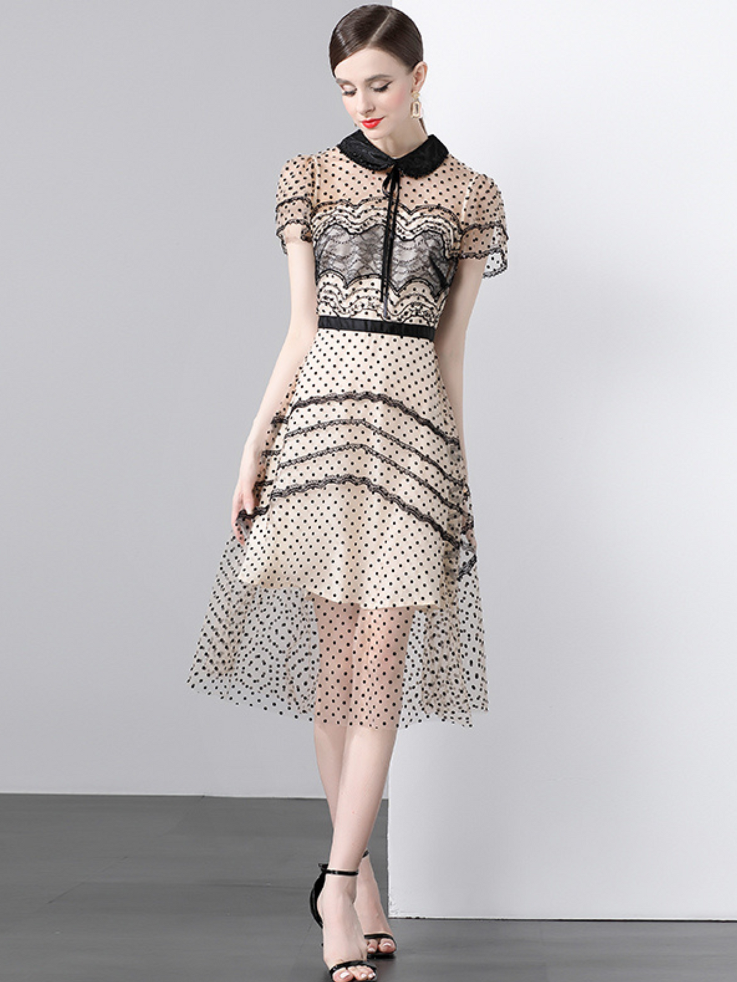 Vestido midi con lunares elegante Doris