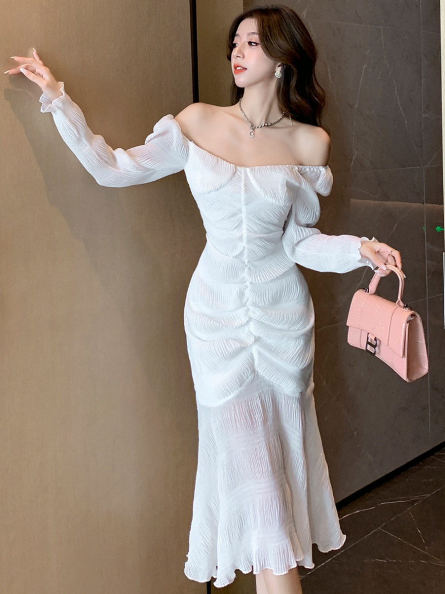Vestido midi blanco con mangas largas Ursula