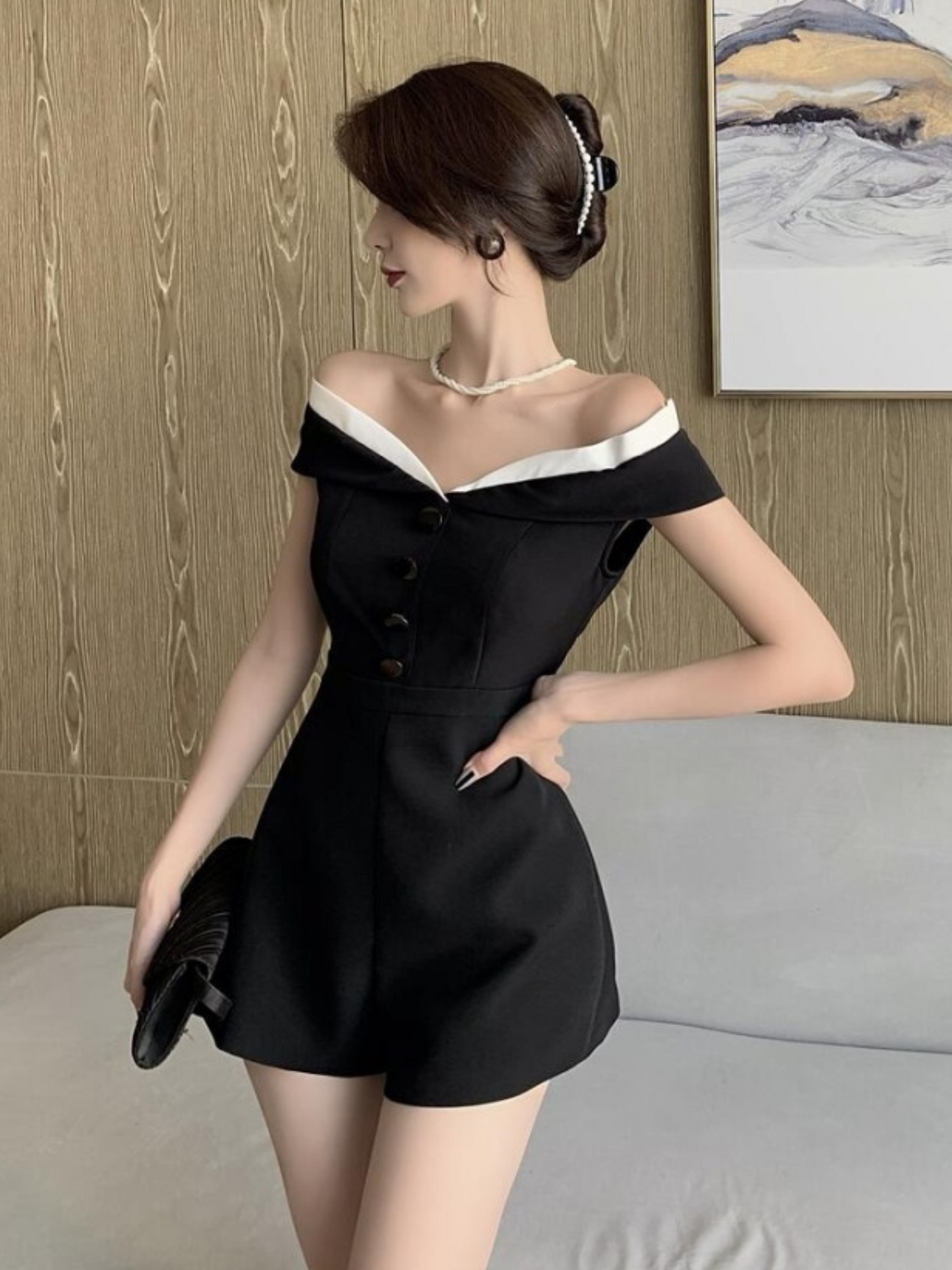 Jumpsuit corto elegante blanco y negro Moni