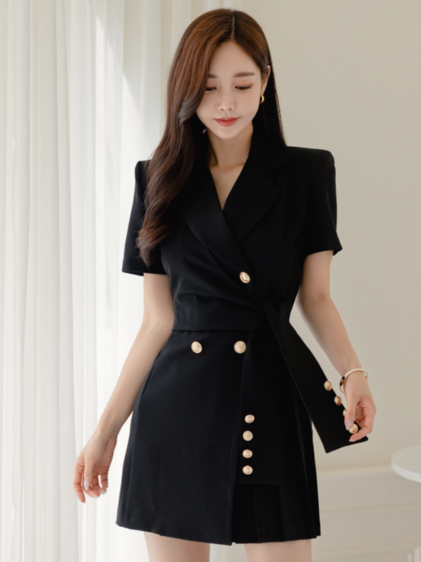 Vestido corto elegante moderno Vanessa