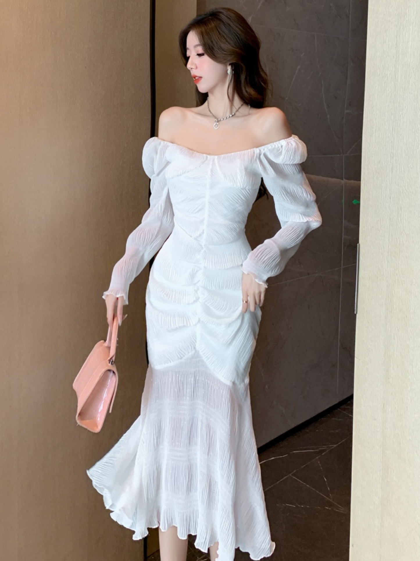 Vestido midi blanco con mangas largas Ursula