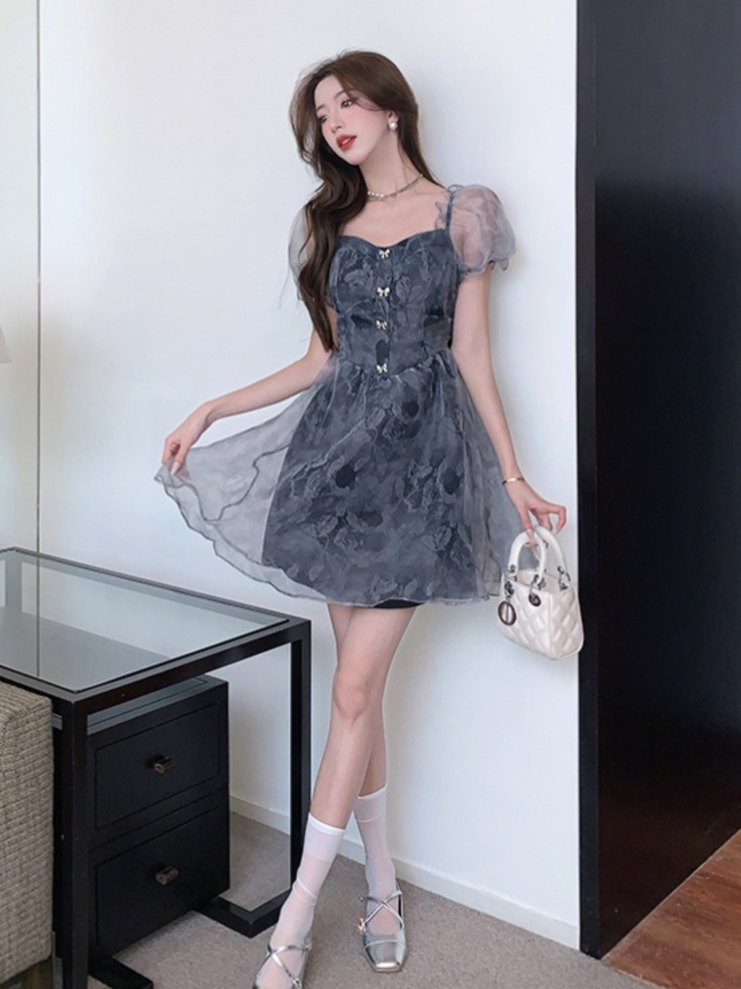 Vestido mini con moño en la espalda Amara